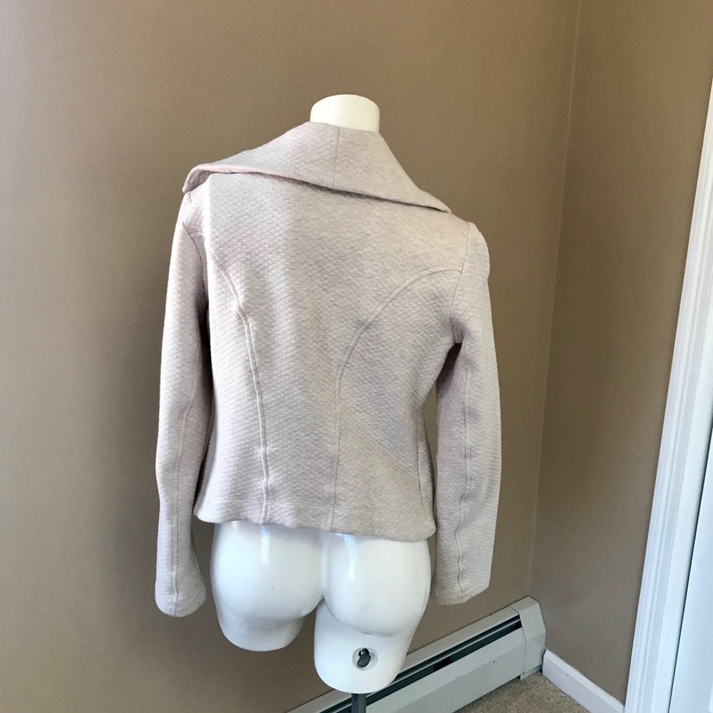 Jacket - Picture 2 of 4